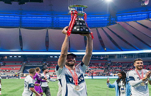 “مولر” يتفوق على “كروس” ويعتلي عرش الكرة الألمانية