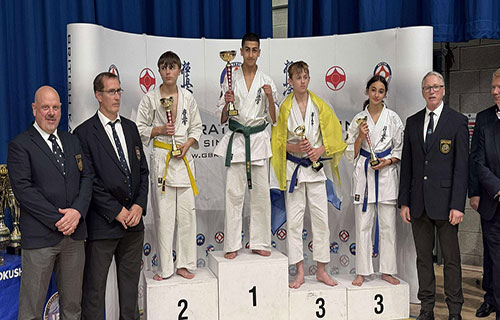 الفلسطيني عمر العينة يتوج بطلاً لكأس أوروبا للكاراتيه