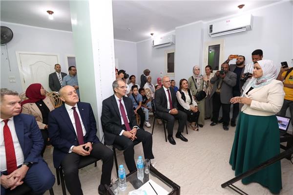 وزير الاتصالات يزور «أبيكس» و«نت أرابيا» بالصعيد