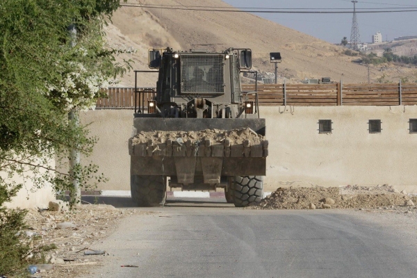 الاحتلال يغلق طرقا بأريحا تمهيدا لاقتحام مستعمرين-الحياة الجديدة