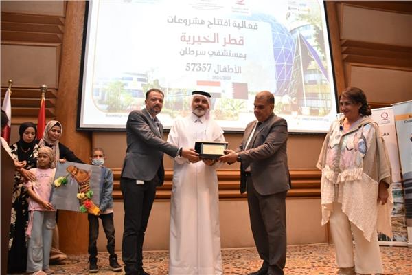 السفير القطري يدشن مشروعات قطر الخيرية داخل مستشفى 57357