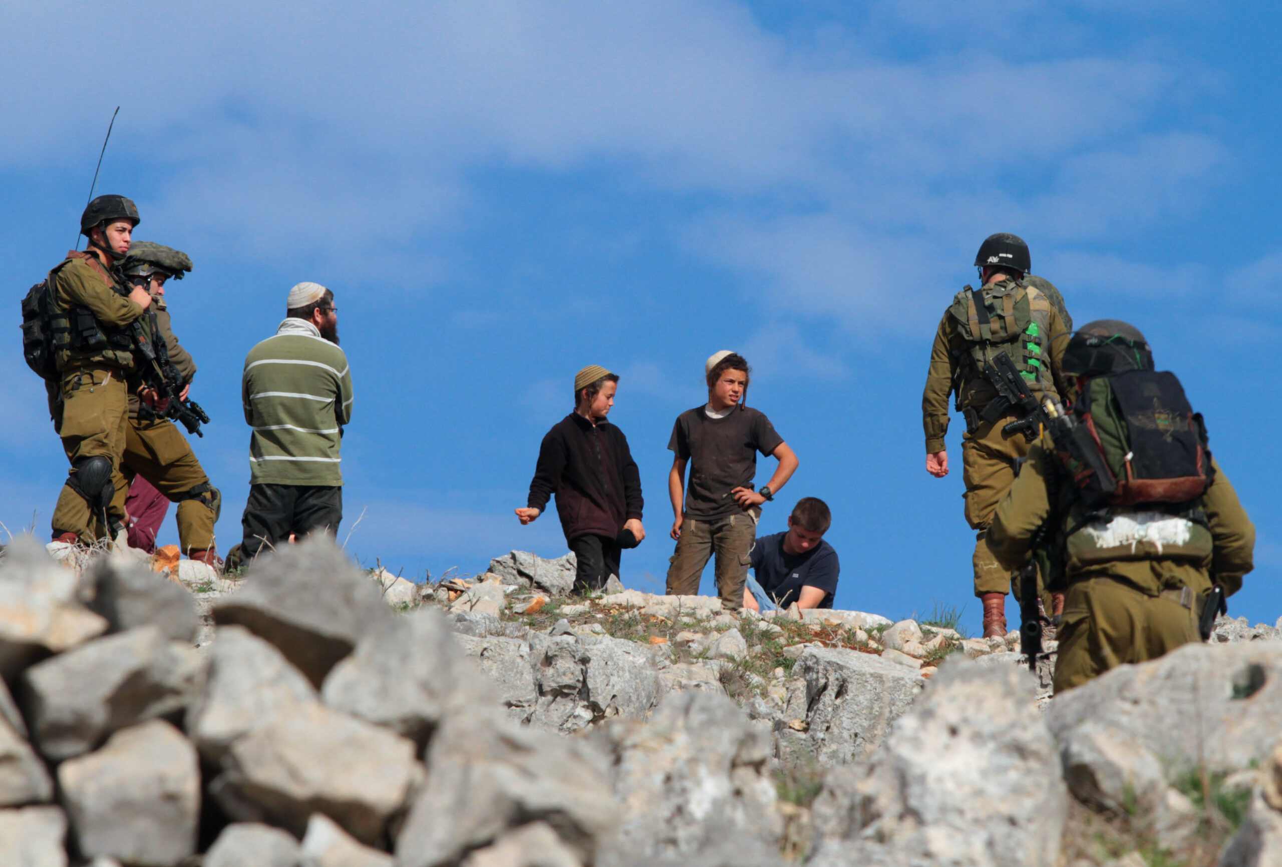 مستعمرون يعتدون على مواطن في الأغوار الشمالية-الحياة الجديدة