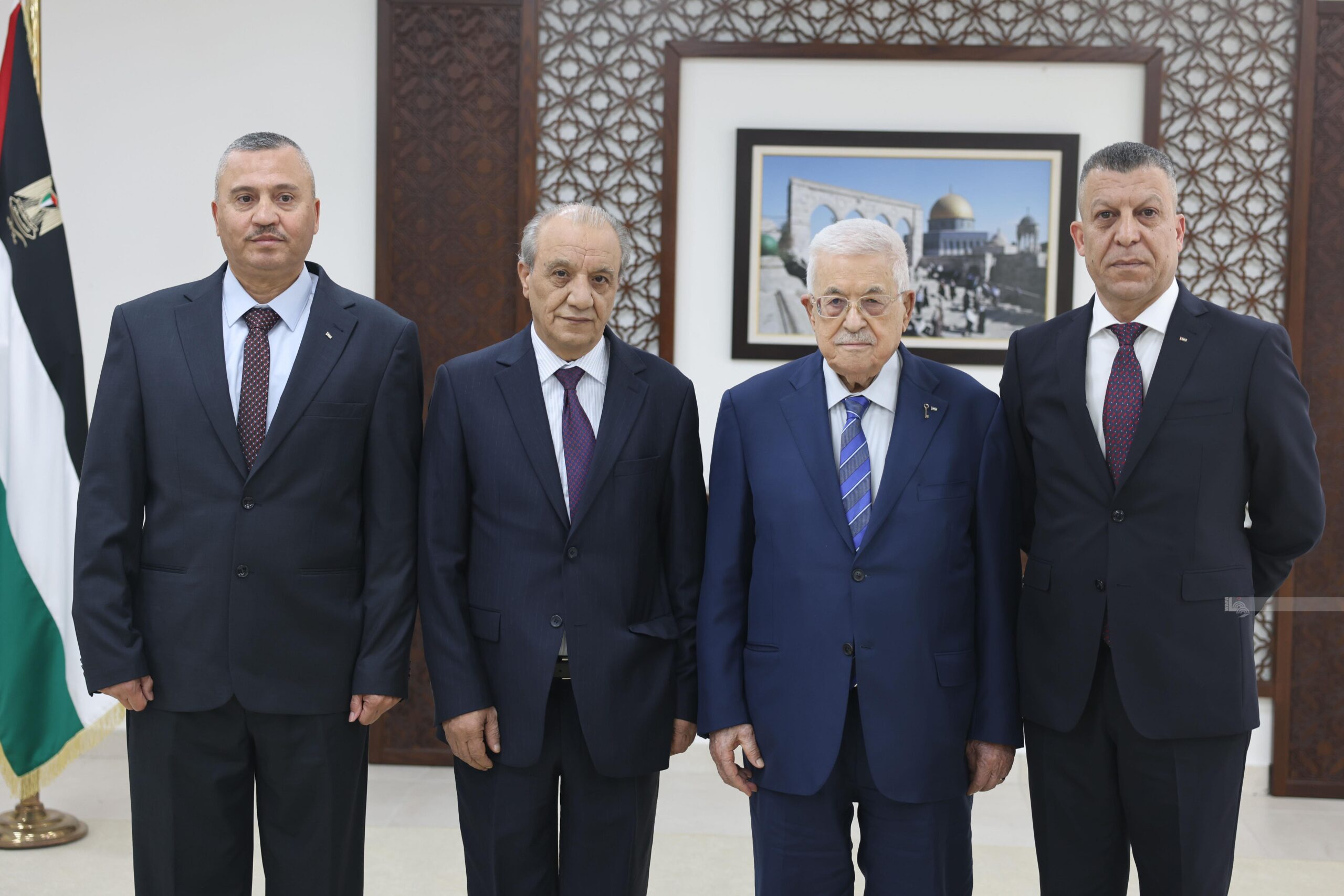 اللواءان معين السكران وناصر عدوي يؤديان اليمين القانونية أمام الرئيس نائبين لرئيس جهاز المخابرات-الحياة الجديدة