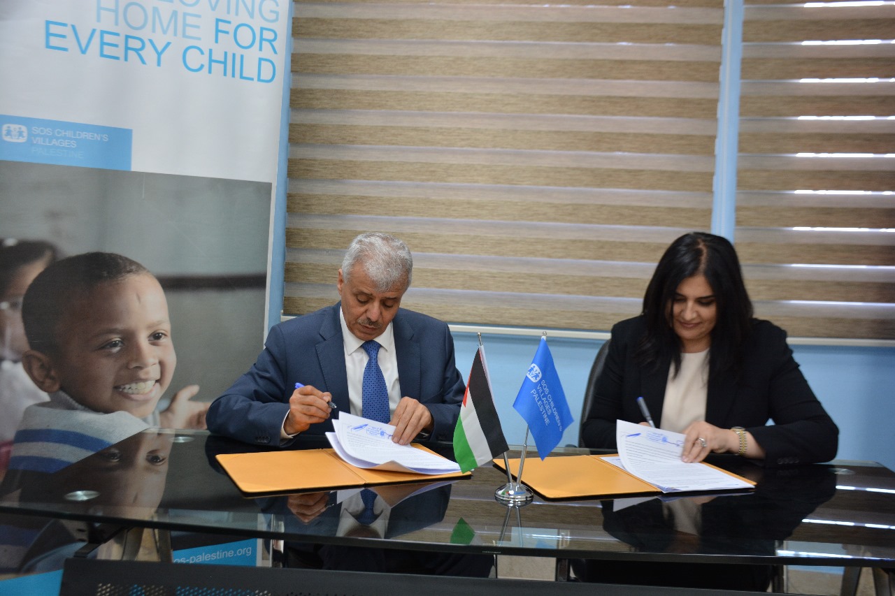 برهم يوقع مذكرة تفاهم مع قرى الأطفال ويتفقد مدارس بيت لحم-الحياة الجديدة