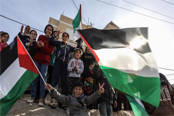 غزة تحتفل بوقف الحرب بعد عامين من الإبادة.. وتكتب من رمادها «حكاية حياة»