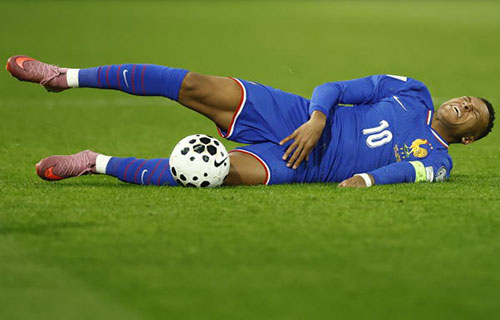 مبابي يغيب عن لقاء فرنسا أمام
أيسلندا لإصابة جديدة في الكاحل