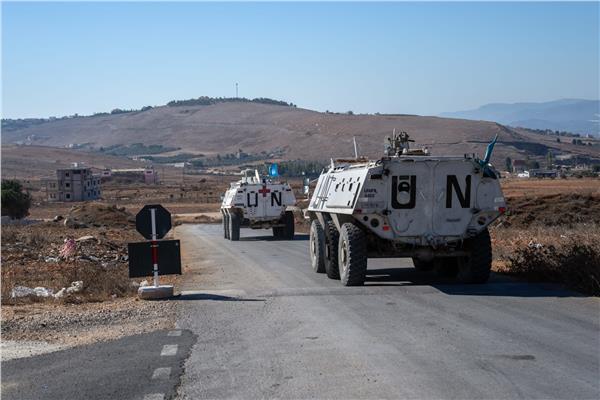 اليونيفيل تعلن إصابة أحد عناصرها بقنبلة إسرائيلية جنوب لبنان