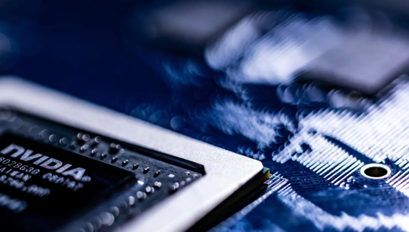 ‘جي 42’ الإماراتية: نعتمد المعيار الذهبي لضمان أمن ‘الرقائق’ الأميركية