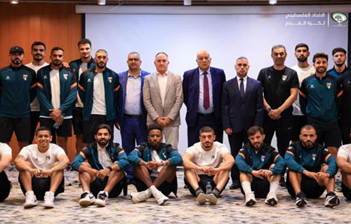 الفريق الرجوب يزور بعثة “الفدائي” في عنابة