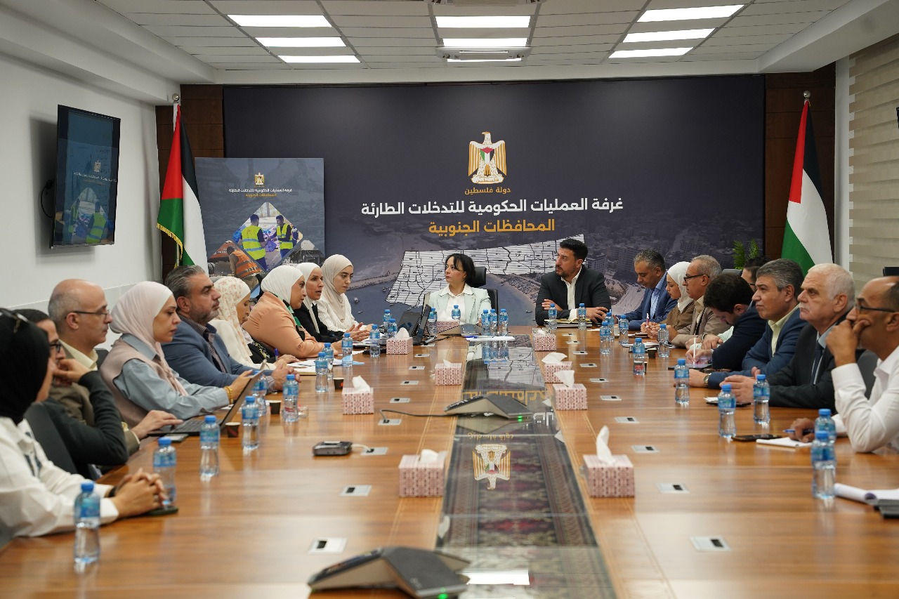 غرفة العمليات الحكومية تستعرض خطط التعافي المبكر وإعادة الإعمار بعد عامين من العدوان-الحياة الجديدة