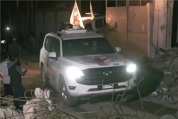 جيش الاحتلال: حماس سلّمت رفات اثنين من المحتجزين إلى الصليب الأحمر
