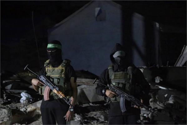 كتائب القسام تعلن تسليم جثتين لأسيرين إسرائيليين تم استخراجهما في غزة