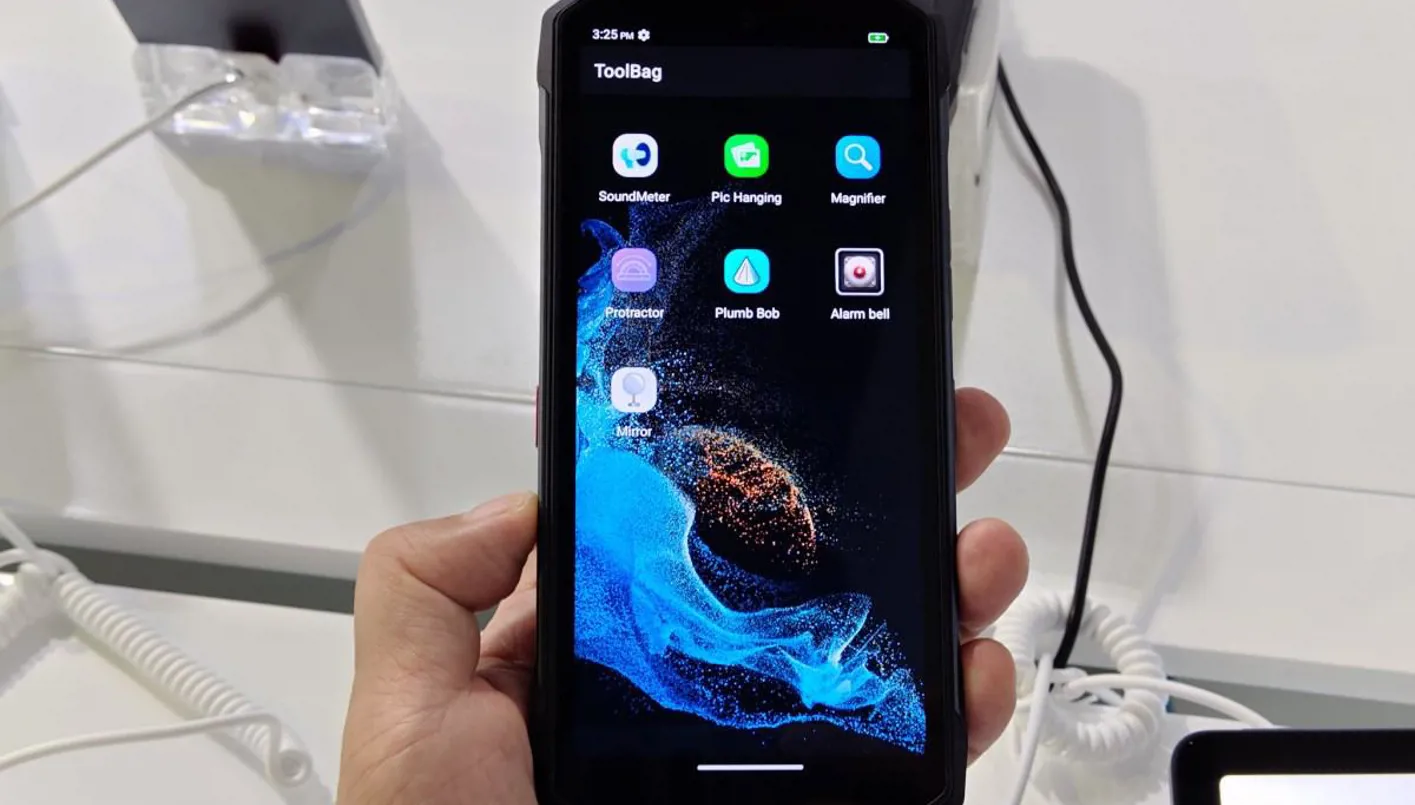 بعد غياب لسنوات… HTC تعود بهاتف ألعاب وسلسلة Wildfire الجديدة في جيتكس 2025