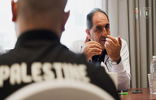 حجة يلتقي بعثة فلسطين المشاركة في دورة الألعاب الآسيوية بالبحرين