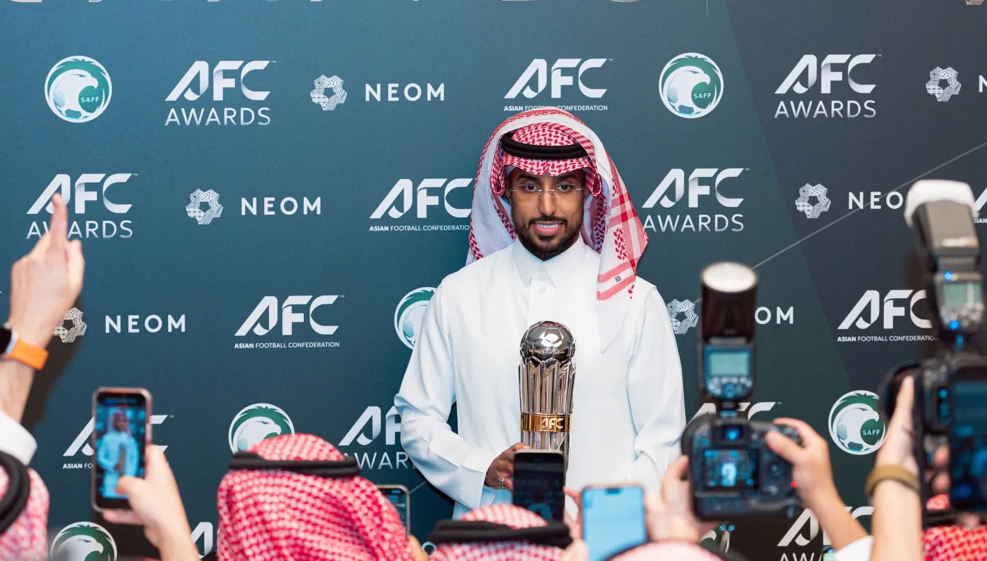 شاهد التيفو المذهل لجمهور الهلال احتفالاً بسالم الدوسري (فيديو وصور)