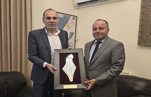 الوزير القدومي والسفير المصري يبحثان سبل التعاون في المجالَين الشبابي والرياضي