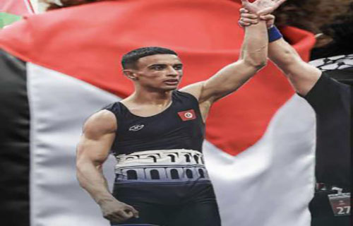 مصارع تونسي يدعم فلسطين برفضه
التطبيع ومواجهة خصمه الإسرائيلي