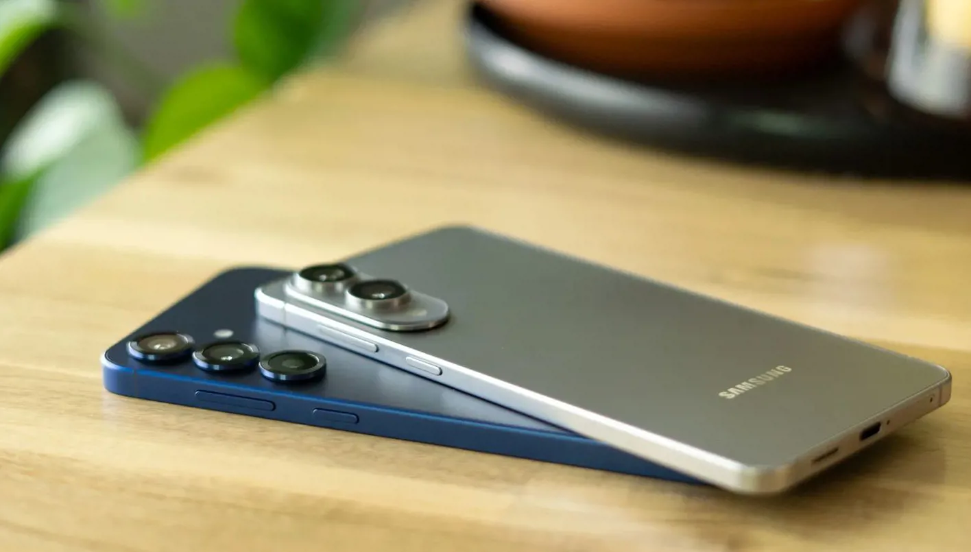 آيفون إير أم غالاكسي إيدج.. من سيفوز بلقب أنحف وأذكى هاتف في 2025؟