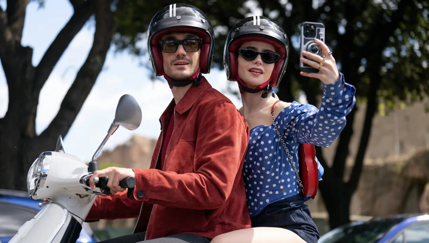 إيميلي في باريس تودّع العاصمة الفرنسية وتنتقل إلى روما في موسم جديد مفاجئ (صور)