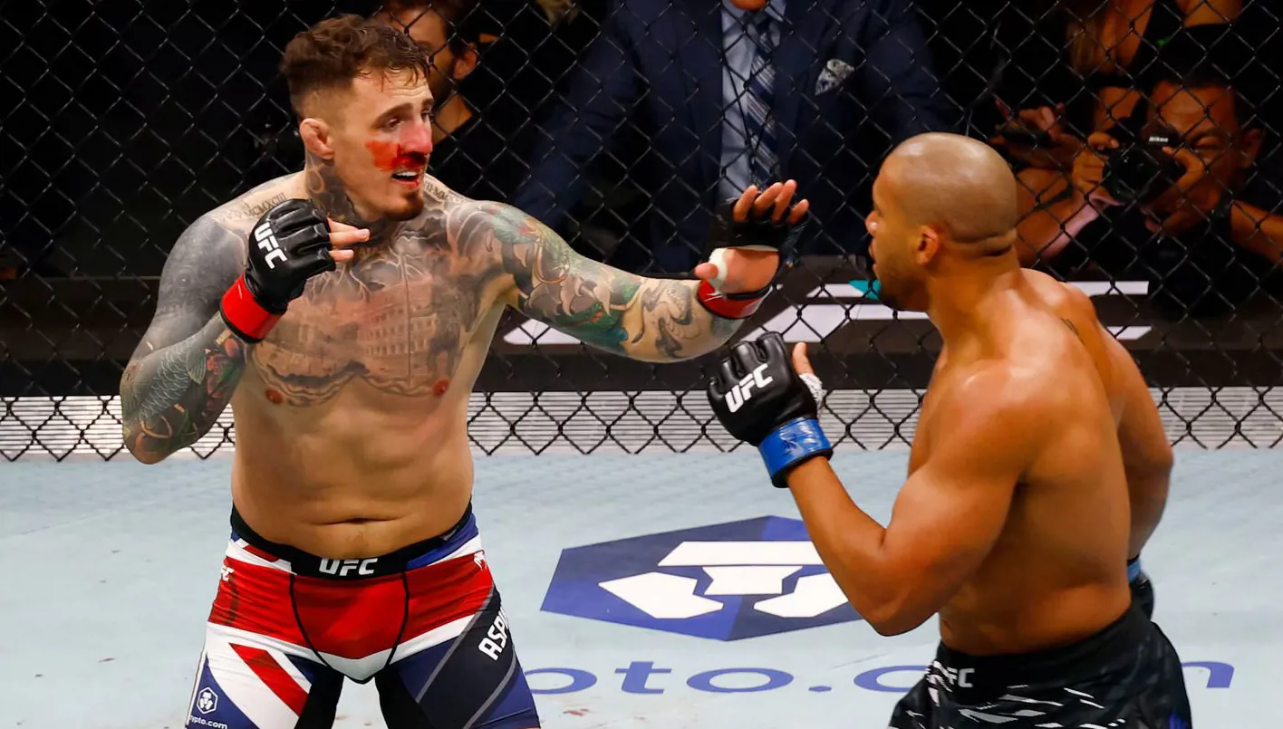 لقب العالم يُحسم بطريقة غريبة… ماذا حدث لتوم أسبينال في الإمارات؟ (فيديو وصور)