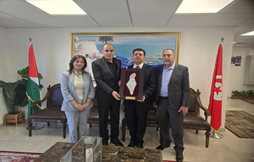 القدومي يبحث مع السفير التونسي في فلسطين آفاق التعاون المشترك