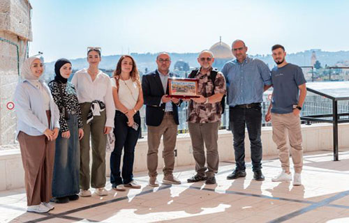 رئيس لجنة الحكّام في الاتحاد الدولي لبناء الأجسام يزور برج اللقلق