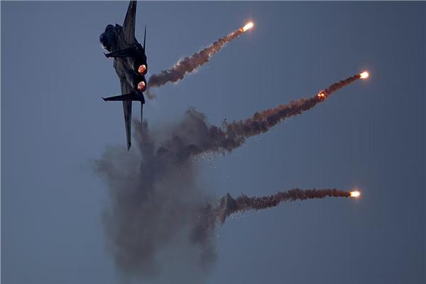 غزة تحت النار مجددًا.. إسرائيل تطلق هجمات جديدة على القطاع