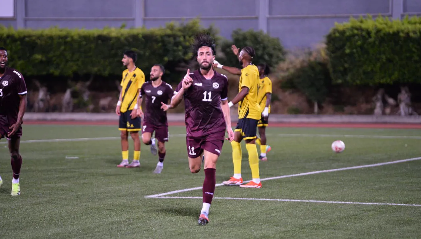 النجمة أسقط الغريم اللدود العهد بالأربعة