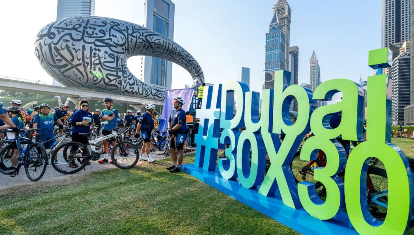 أكثر من 40 ألف مشارك في تحدي دبي للدراجات الهوائية (صور)