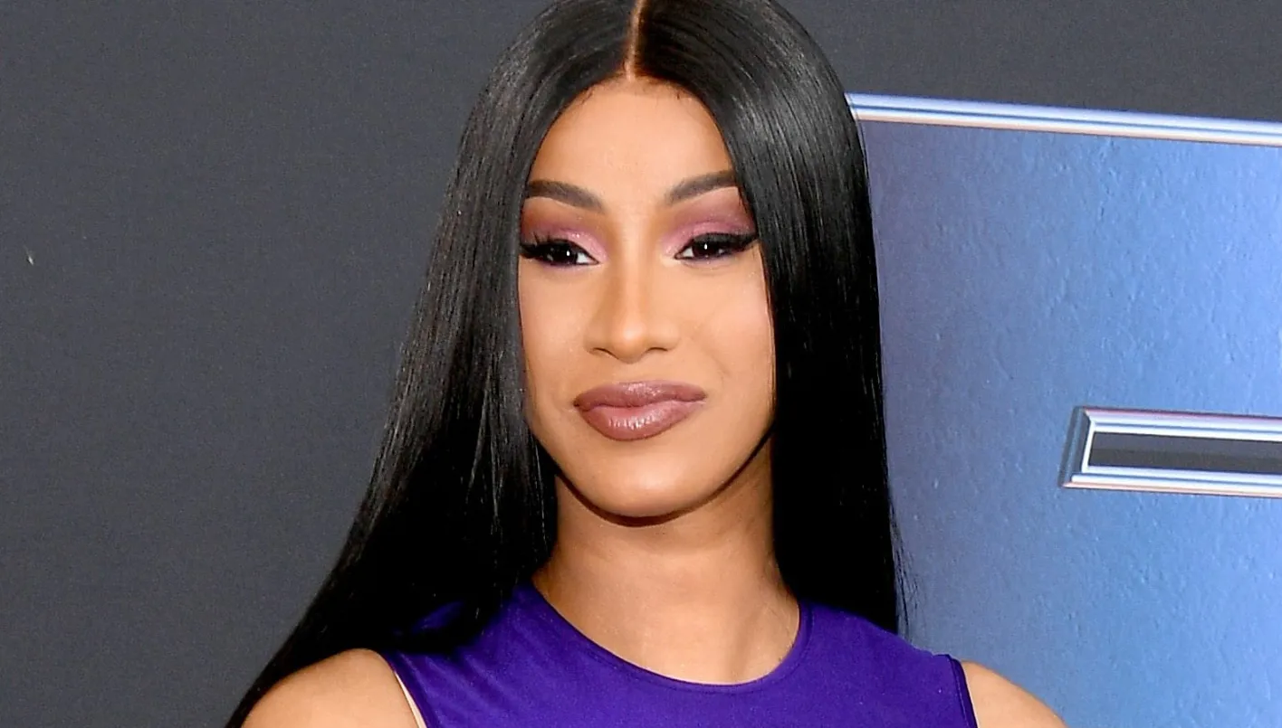 كاردي بي تكشف: شعري لم يُغسل منذ أشهر