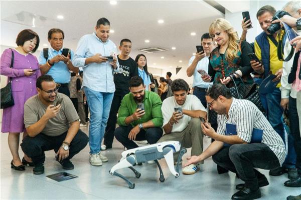 تكنولوجيا تتحدى المستحيل: روبوتات تعمل 4 ساعات متواصلة وتقطع 10 كيلومترات