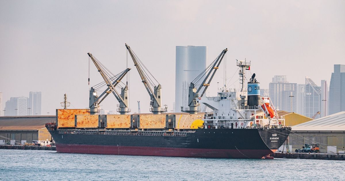 موانئ أبوظبي تستحوذ على 20% من محطة حاويات اللاذقية في سوريا  – عربي21