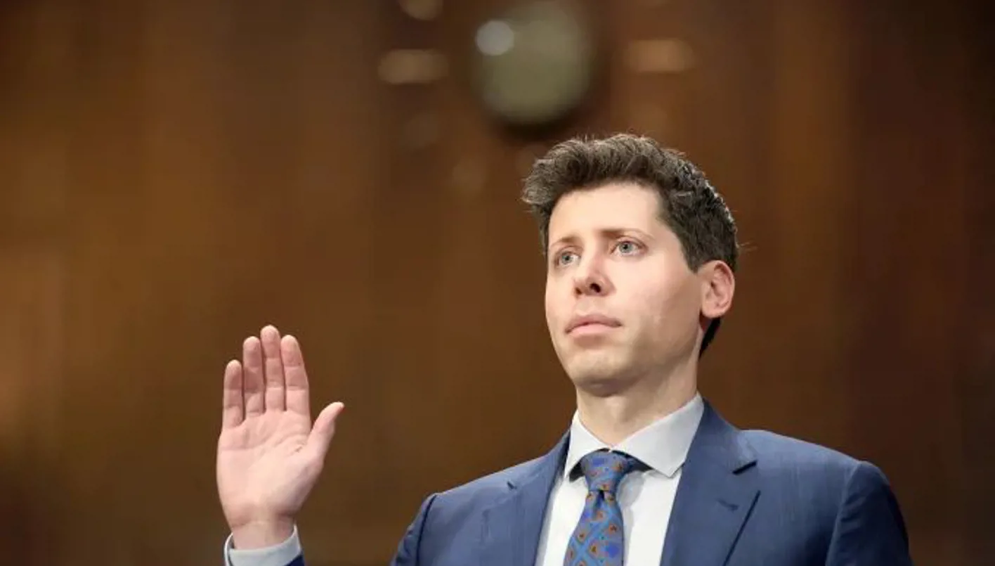 على المسرح وأمام الجمهور… سام ألتمان يتلقى استدعاءً قضائياً مفاجئاً