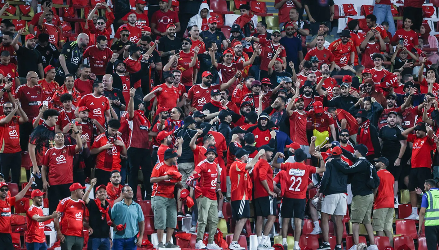 الأهلي يُعزّز رقمه القياسي ويُتوّج بطلاً لكأس السوبر المصرية