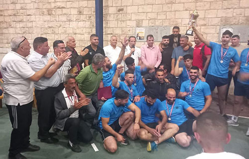 طائرة النبي إلياس تحلّق بكأس الراحل أبو عمار