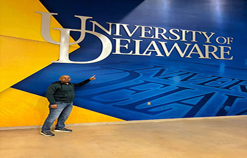 خالد خميس يجتاز بنجاح دورة تدريب دولية بكرة السلة في أميركا