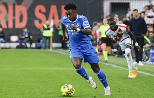 ريال مدريد يحدد سعر فينيسيوس بمبلغ تاريخي