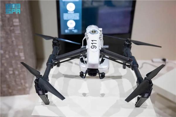 السعودية تستخدم الدرون الذكية لرصد المخالفين لأنظمة الحج وإدارة الحشود