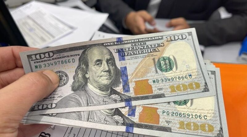 رجل أعمال أمريكي يمنح موظفيه مكافآت بقيمة 240 مليون دولار بعد بيع شركته