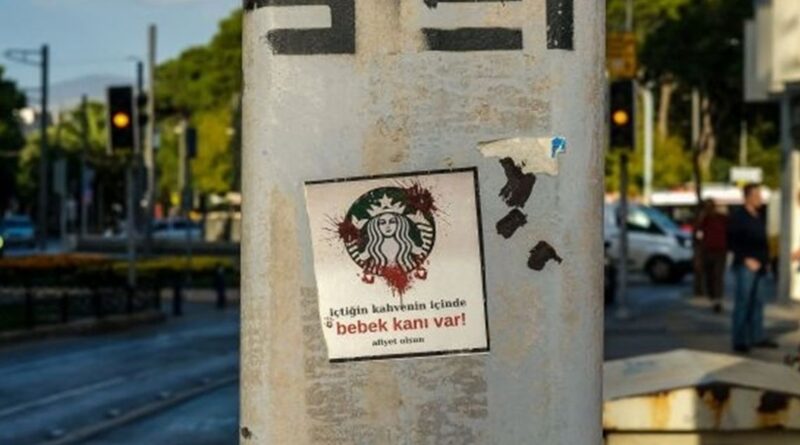 “ستاربكس” تفتتح العام الجديد بإغلاق 400 فرع في أمريكا الشمالية