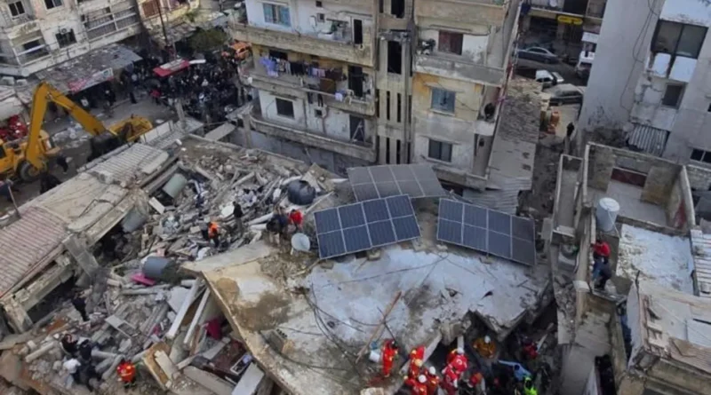 5 عند الخامسة: انهيار مبنيين في طرابلس ومفاوضات في أبو ظبي… ويتكوف وكوشنر في تل أبيب