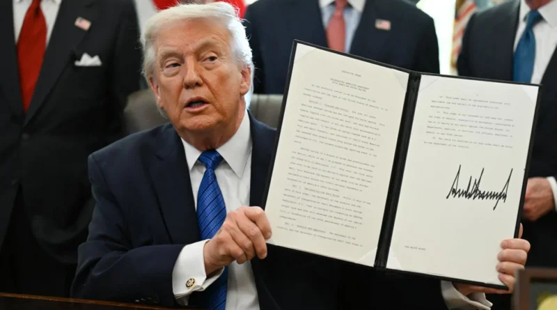 الرئيس الأميركي دونالد ترامب يوقع أمراً تنفيذياً… ماذا جاء فيه؟