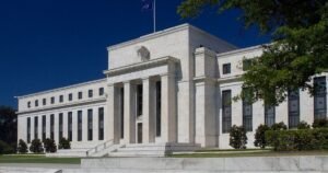 ترامب يعلن مرشحه لرئاسة “الاحتياطي الفيدرالي”.. من هو كيفن وورش (بروفايل)