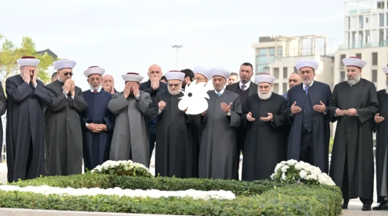 بالصور- بيروت تستعدّ لإحياء ذكرى الرئيس الشهيد رفيق الحريري… دريان: سنبقى أوفياء لنهجك ورسالتك
                         , “المستقبل” في انتخابات 2026: زلزال سياسي يعيد رسم الخريطة السنية والدوائر المختلطة