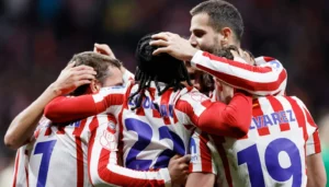 أتلتيكو مدريد يذل برشلونة في نصف نهائي كأس إسبانيا (فيديو)