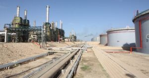 ليبيا تمنح عقودا للتنقيب عن النفط والغاز لشركات أجنبية وواحدة قطرية