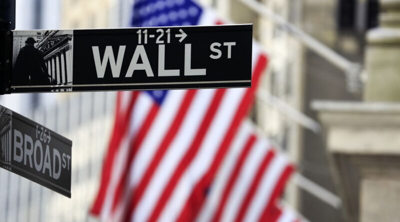 تراجع حاد في “وول ستريت” مع موجة بيع جديدة في التكنولوجيا والبرمجيات