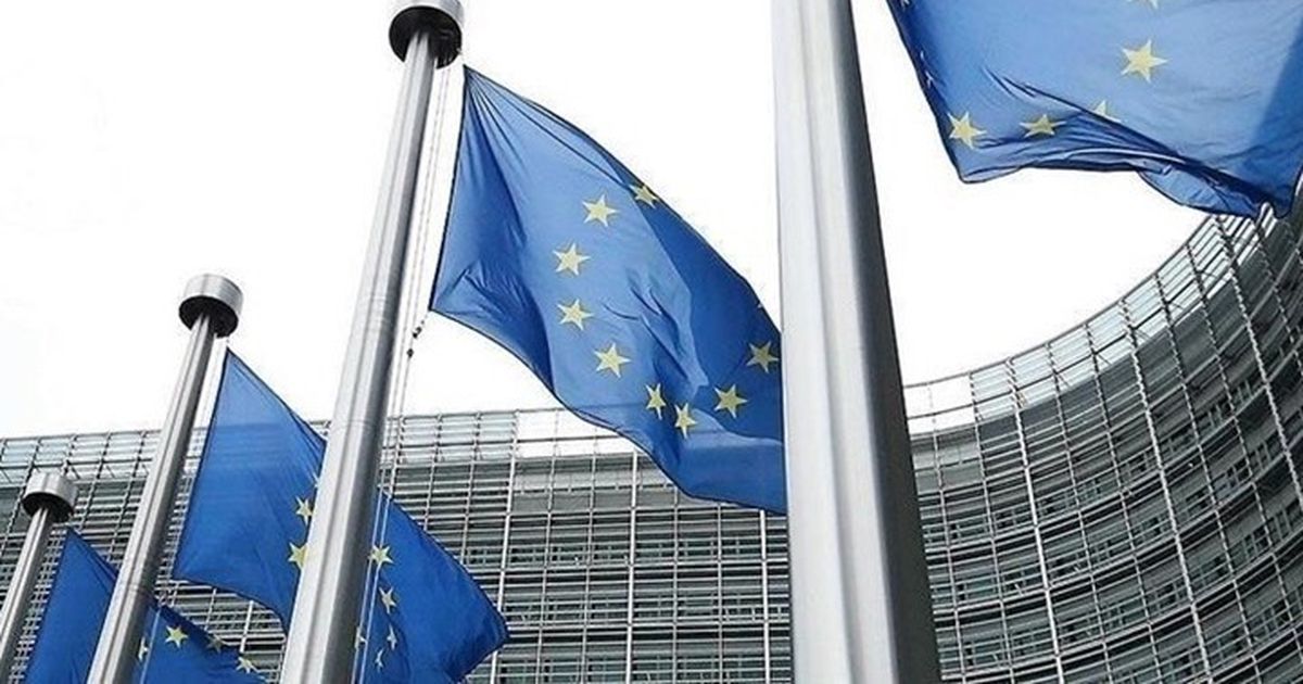 فرنسا تكشف امتلاك الاتحاد الأوروبي “الأدوات اللازمة” للرد على الرسوم الجمركية الأمريكية