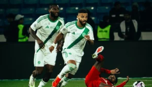 الأهلي يخطف صدارة الدوري السعودي بعد فوز مثير على ضمك (فيديو)