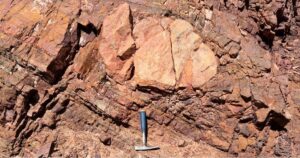 شركة أوزبكية تبدأ التنقيب عن الهيدروكربونات والمعادن في أفغانستان